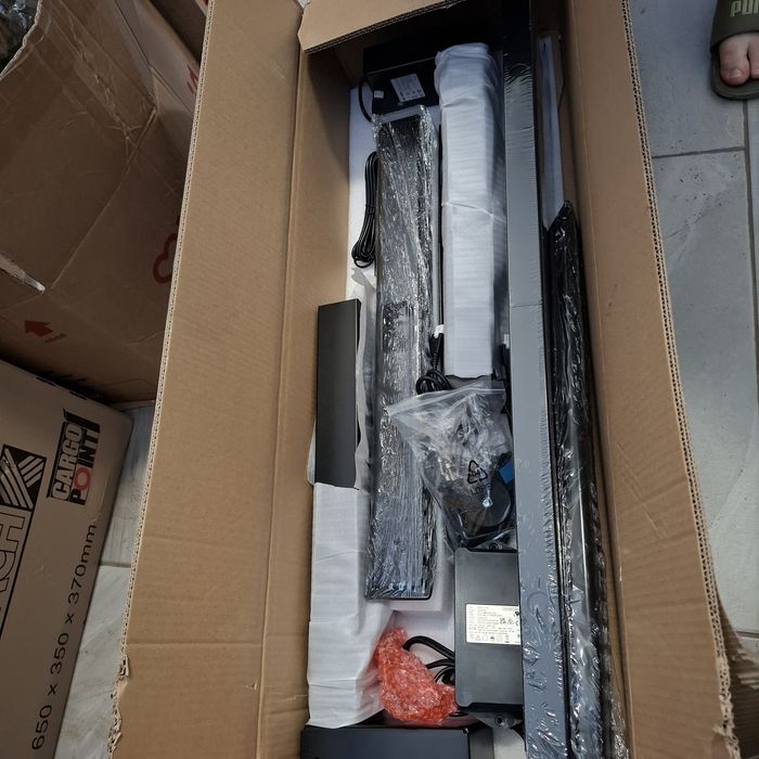 Birou/masa reglabila electric