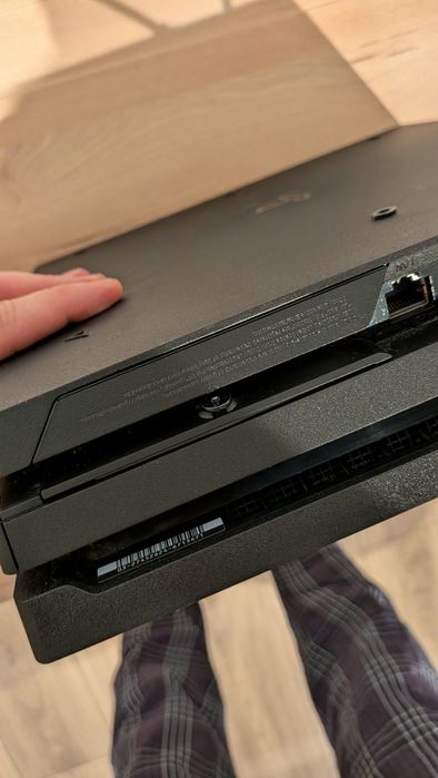 Ps4 pro 1 TB Controller original