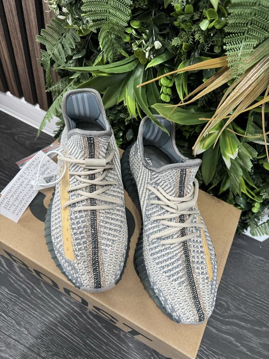 Yeezy Boost 350.