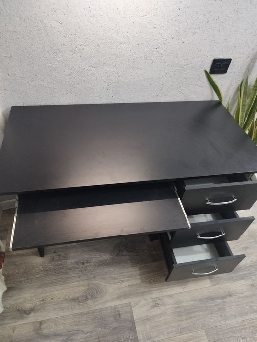 Стол компьютерный