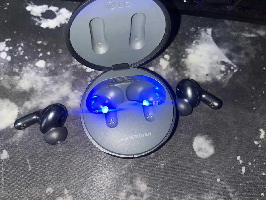 Безжични слушалки LG Tone Free DFP8, In-Ear, Bluetooth,