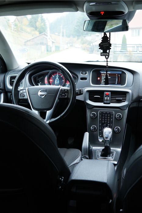 VOLVO V40 2013 — imagine 4