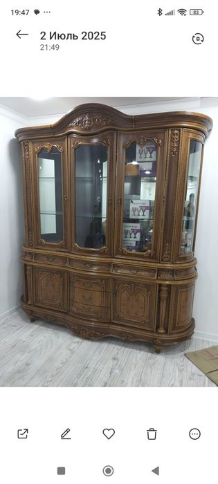 Гостевой стол и стулья  сервант