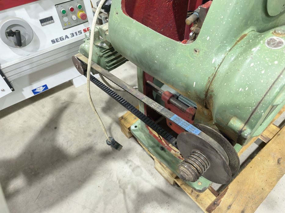 В наличност чепорез с една маса.