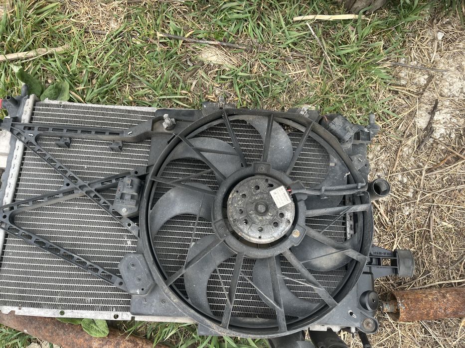Radioatoare opel zafira A in stare buna!