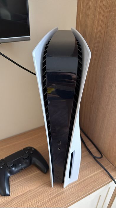 pS 5 почти новая