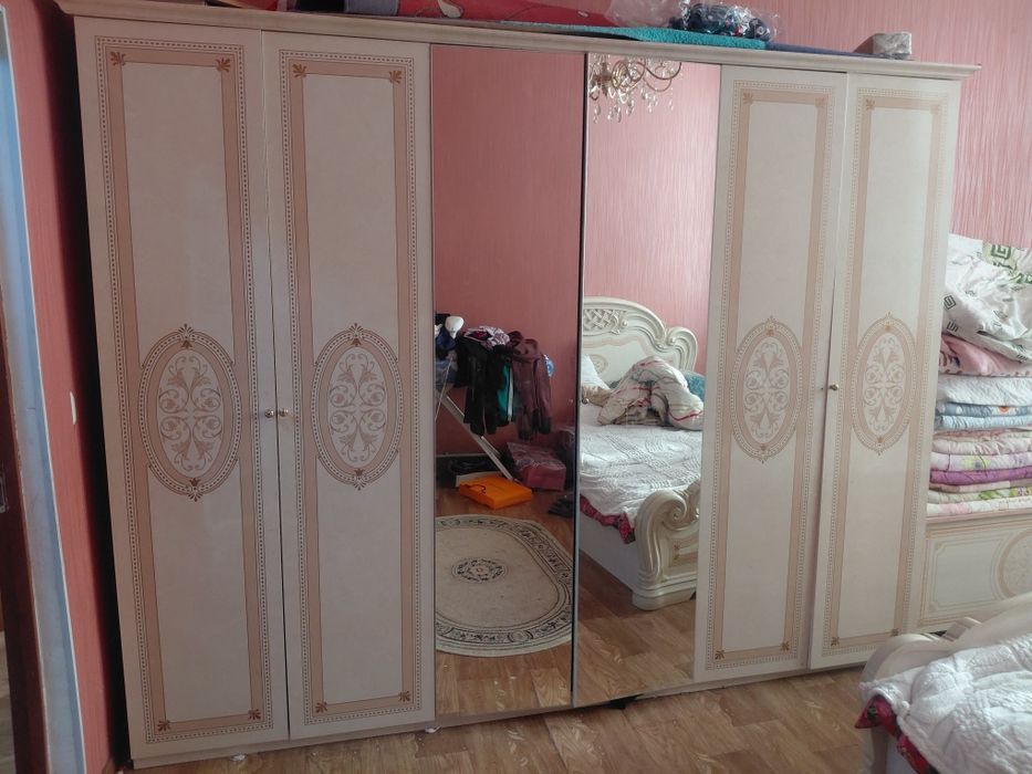 Продаю спальный и сундук