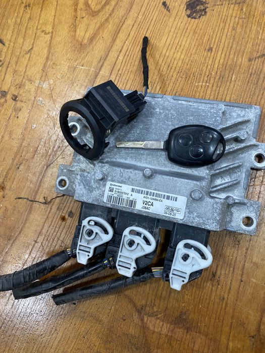 Ford fiesta 2009година 1.25i 82кс Компютър,сензор волан и ключ