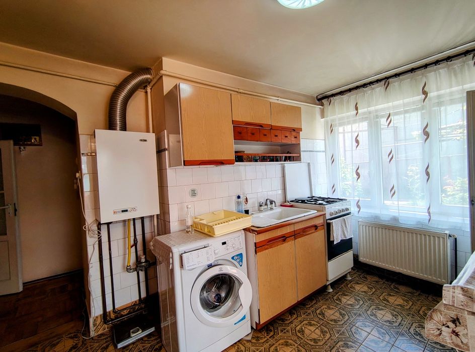 In chiriez imobil str Lupeni