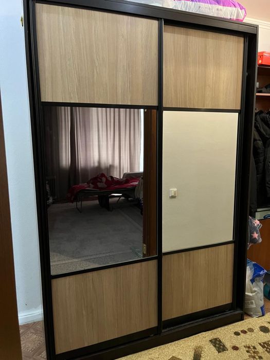 Шкаф Купэ в идеальном состоянии.