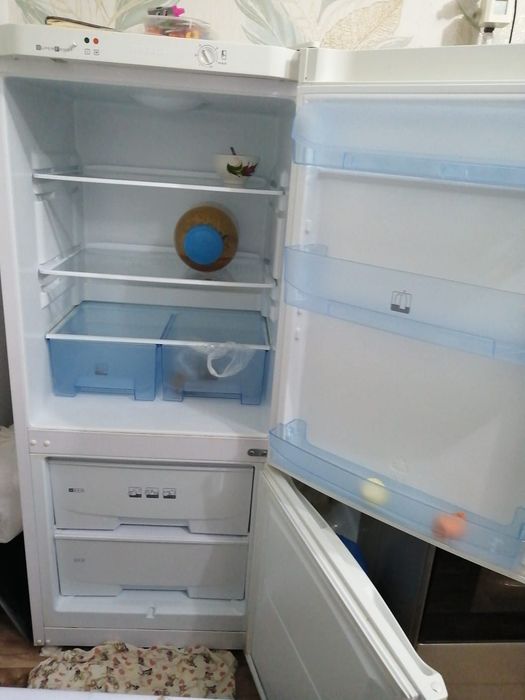 Продам прихожую, холодильник