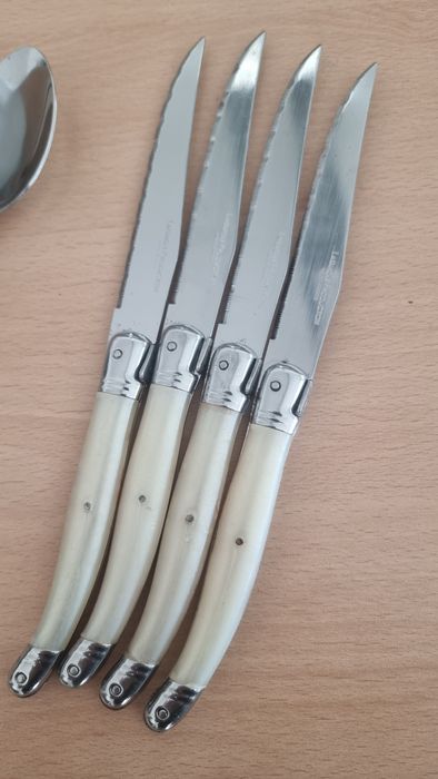 Tacamuri asortate Laguiole Originale