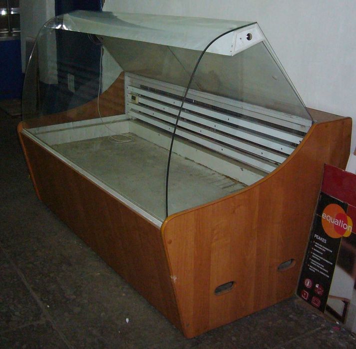 Гнутое стекло для холодильника витрины