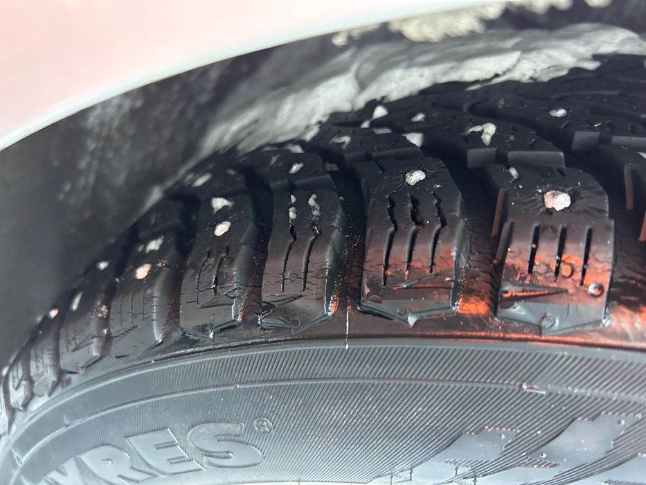 Продам комплект зимних колёс