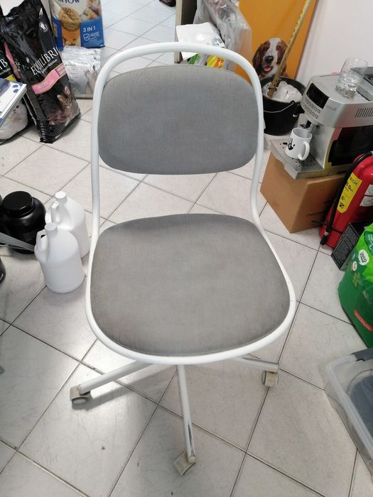 Стол въртящ се за офис и кабинет