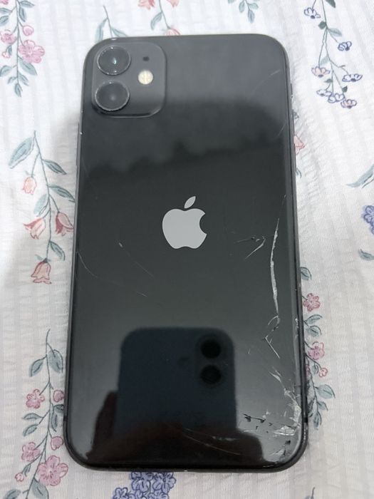 Продам iphone 11 срочно!