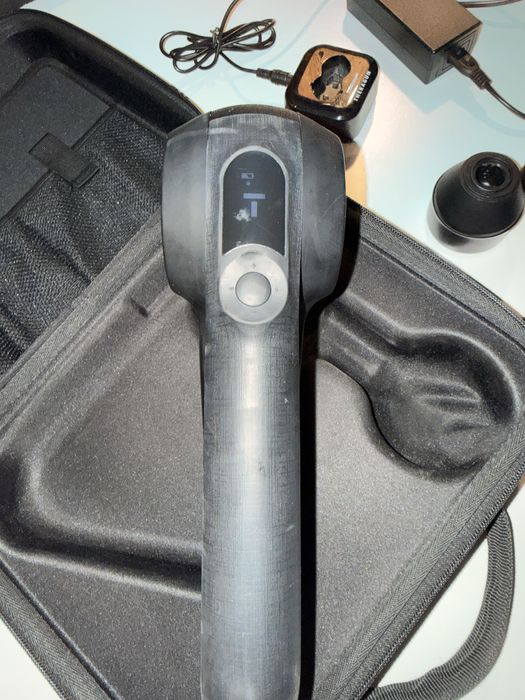 Pistol de masaj Theragun Pro