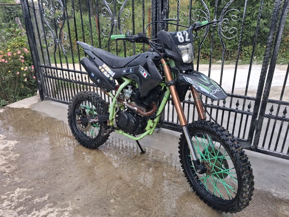 Cross 150cc,cititi descrierea