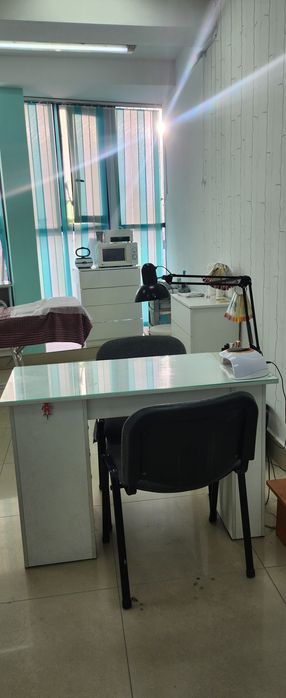 Маникюрный столик в аренду