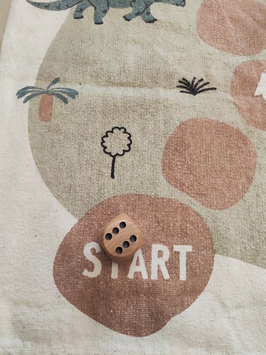 Килим/игра (в комплект с динозаври)