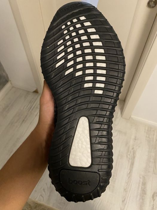 yeezy 350 black marime 44