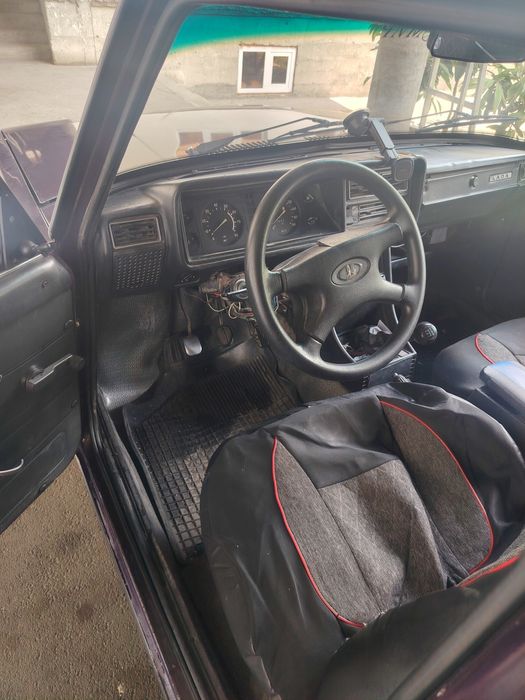 Vaz 2107 sotiladi 2000 yil