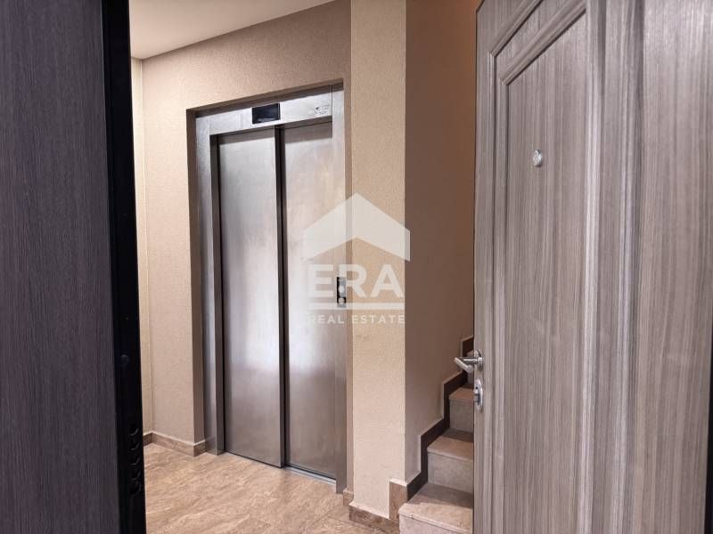 Дава се под наем Двустаен апартамент в к.к. Св.Св. Константин и Елена - 84 кв.м за 900 € - Снимка #4