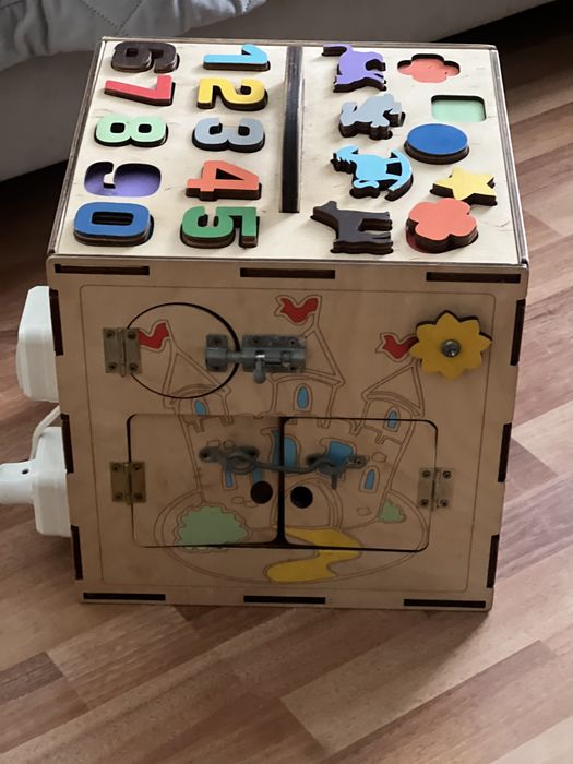 Бизи-куб для малышей