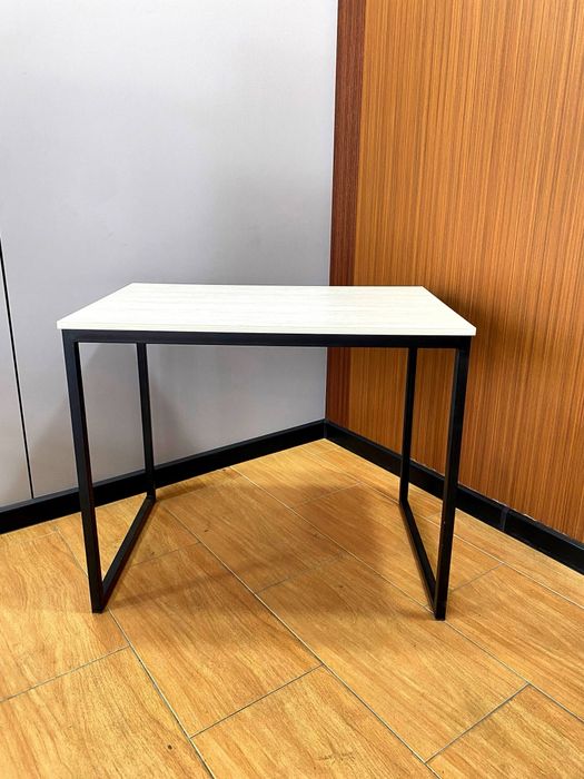 Stol loft sotiladi 90/60 balandligi 75 3/2 profildan