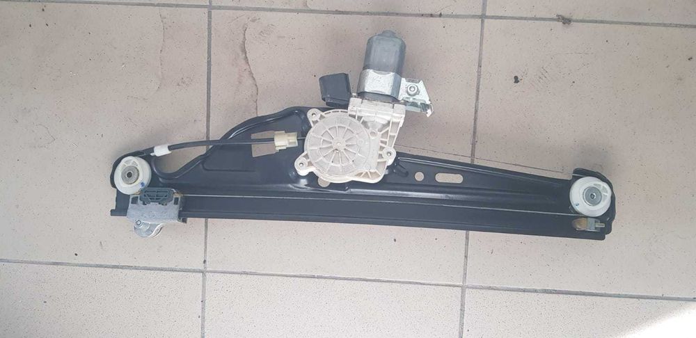 Macara broasca usa Airbag BMW E70 F10 F20 F25 F30 Claxon Comanda geam Prag BMW E70 F10 F20 F25 F30