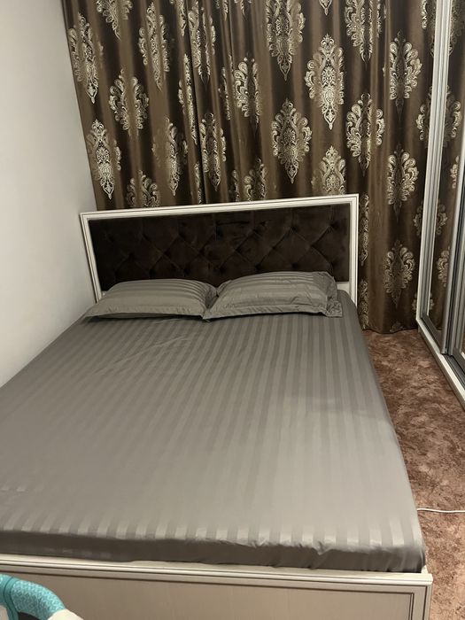 Продам кровать с матрасом размер 210*160