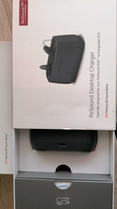 Vând aparat AUDITIV  și încărcător tip RESOUND, noi .