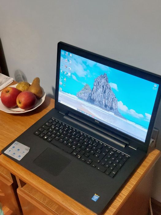 Laptop Dell 17.3 Pentium 3558U 1,7Ghz, 8GB 500GB, Intel HD, Baterie Noua Win10 Office 2024