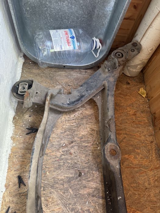 Балка от мерседеса 124