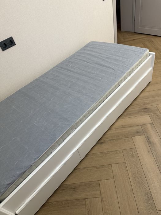 Кровать 90*200  IKEA