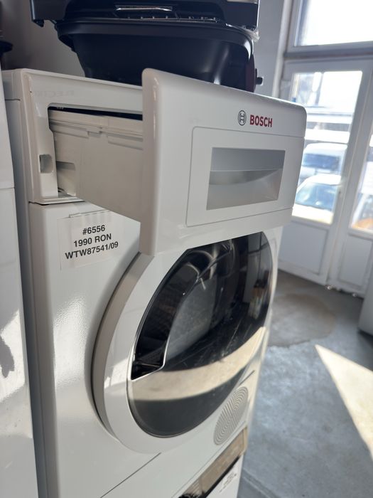 Uscător de rufe cu pompa de căldură Bosch WTW87541/09