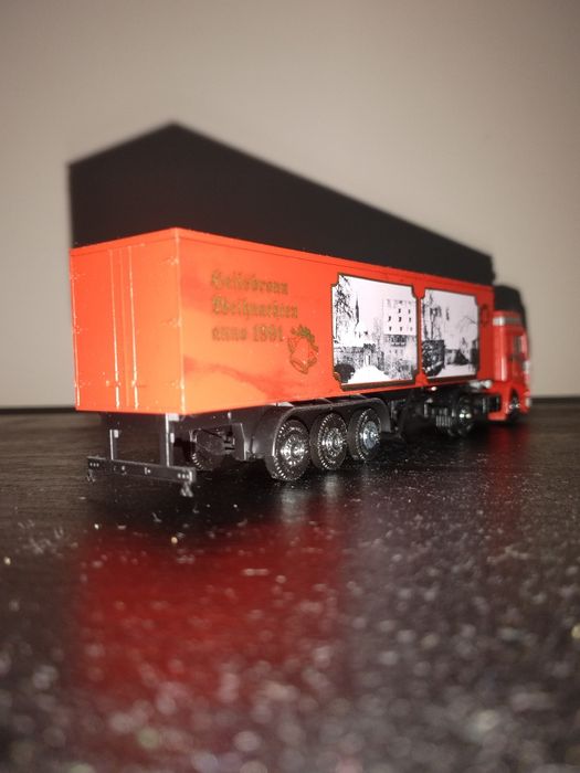 Камион VOLVO . Мащаб  1: 87.