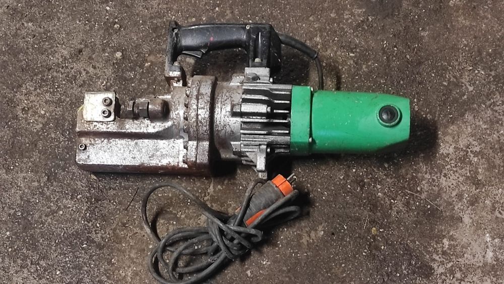 Hitaki mașina de tăiat fier beton până la  fi 33