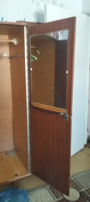 Продам шифонер палерованый.