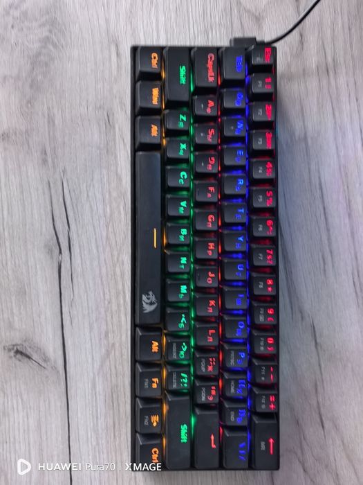 Продам клавиатуру