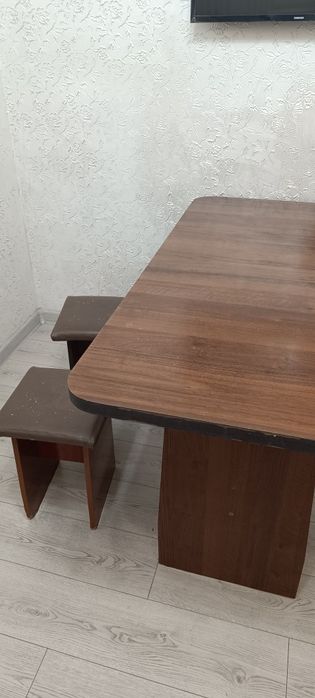 Продам стол со стульями