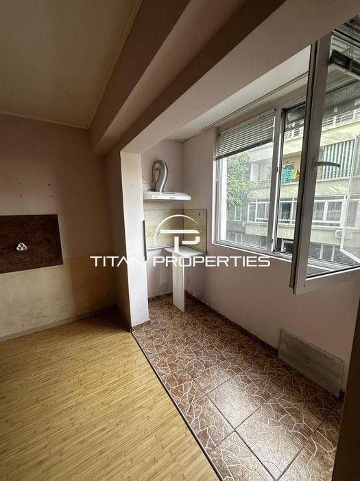 Дава се под наем Тристаен апартамент в Бургас, Изгрев - 80 кв.м за 408 € - Снимка #7