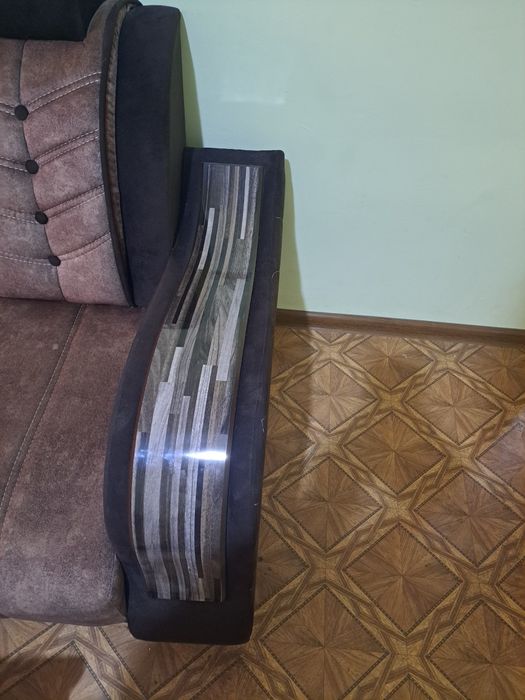 Продаётся мебель диван уголок в отличном состояние новыйе