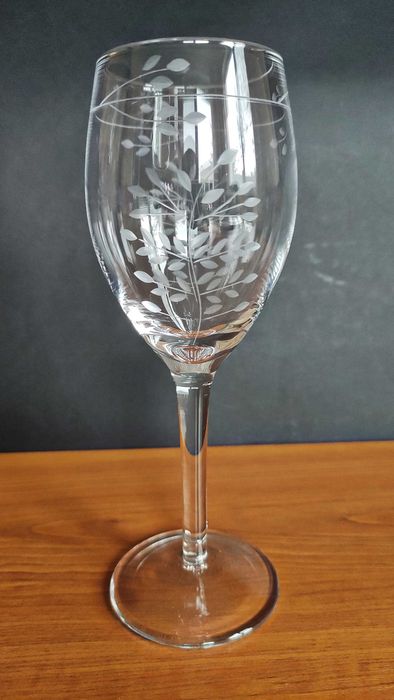 3 бр. елегантни високи кристални чаши за вино