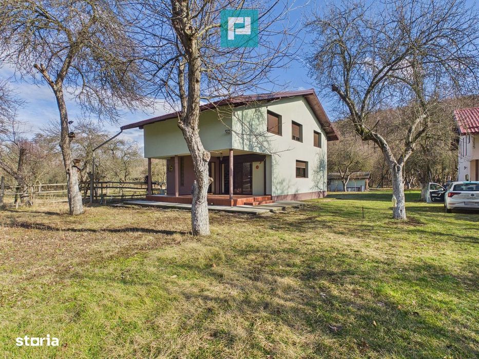 Cabană deosebită cu 4 camere în Căsoaia