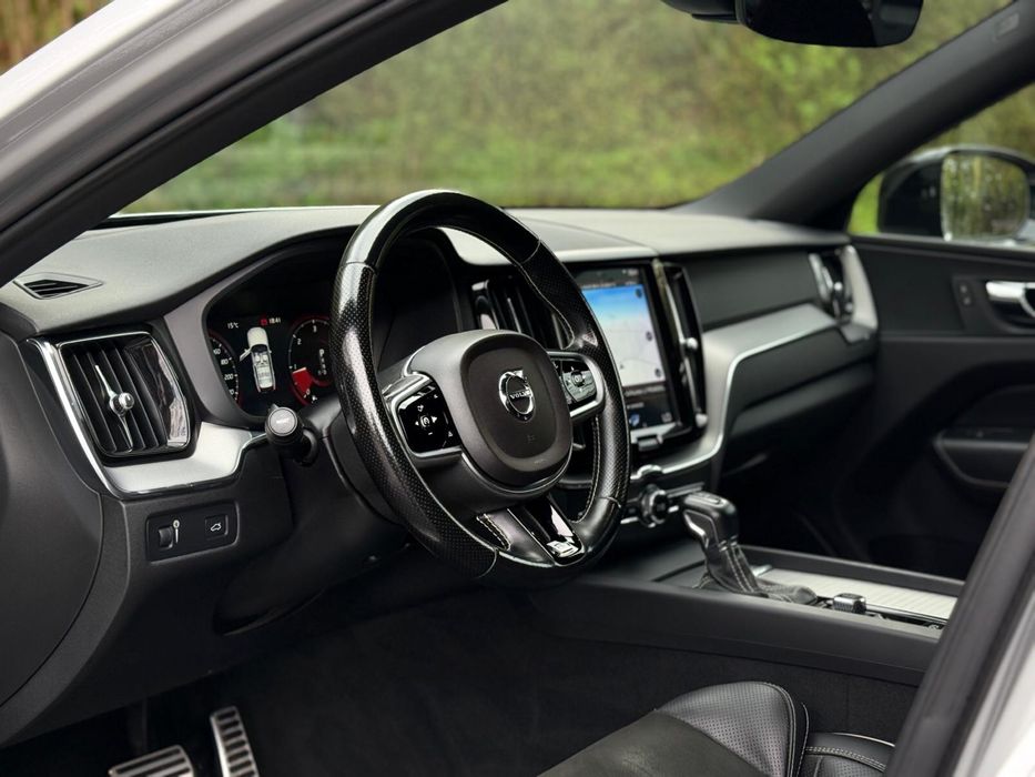 Volvo XC 60 2019 Diesel D5 R Design Automatic 235