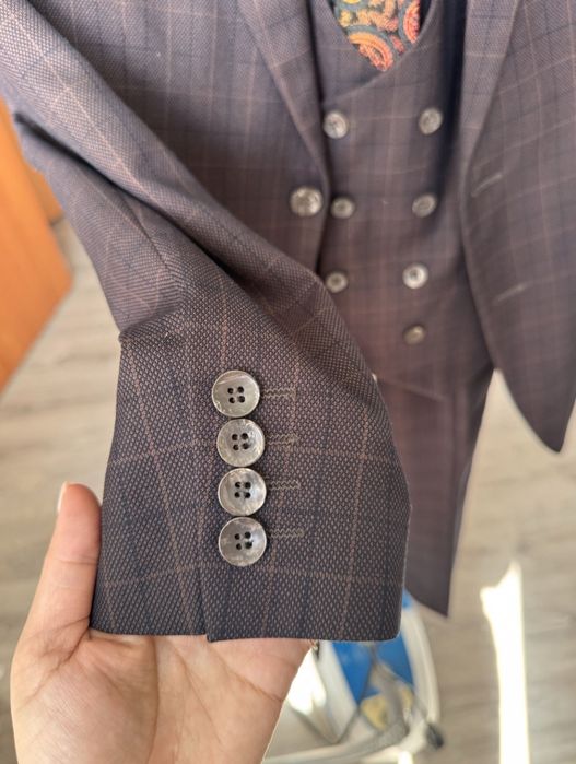 Продам костюм на выпускной