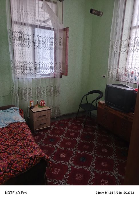 Срочно ховли сотилади бобур махалла дехибаланд кучаси 4 сутих