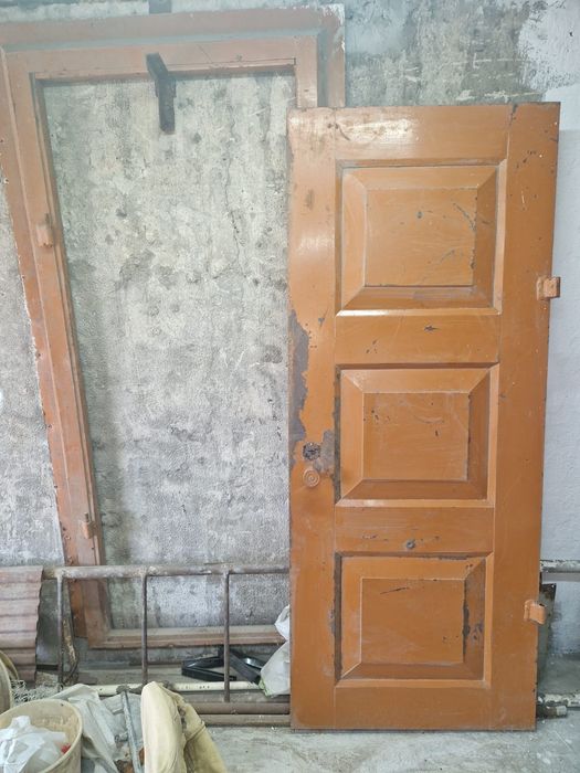 Продам железную дверь