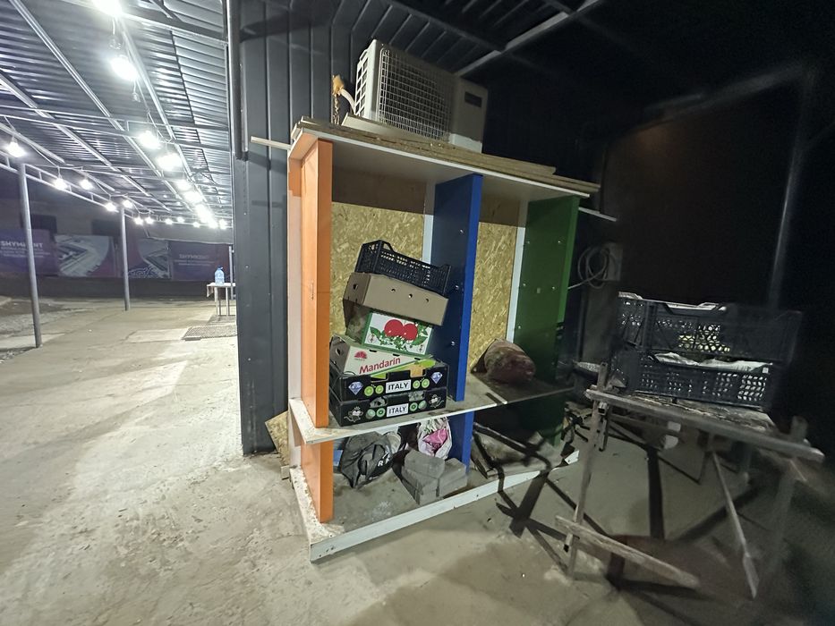 стол  және  орындықтарымен сатылады